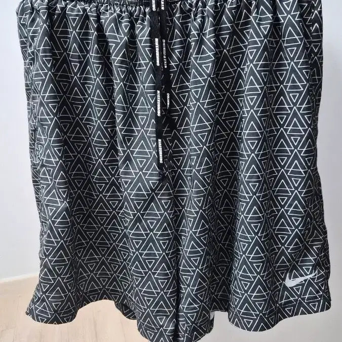 [BUNJANG] Nike Running Division Geometric Shorts - Size L / 나이키 러닝디비전 기하학 반바지 L 사이즈