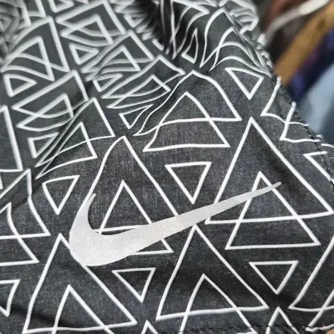 [BUNJANG] Nike Running Division Geometric Shorts - Size L / 나이키 러닝디비전 기하학 반바지 L 사이즈