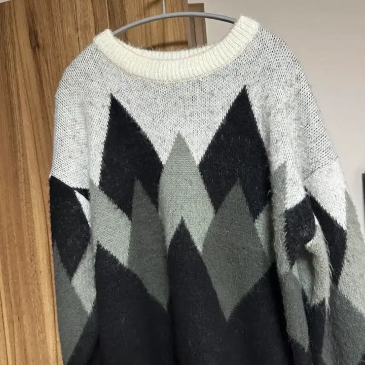 [BUNJANG] Argyle Pattern Knit Sweater / 아가일 패턴 니트 스웨터
