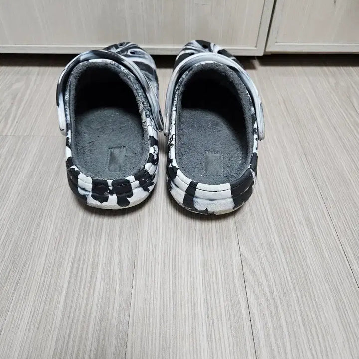 [BUNJANG] Crocs Lined Clog Slides W9 / 크록스 샌들 기모슬리퍼 W9