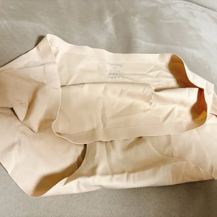 [SOLD OUT] 3장 일괄 쭉쭉 크라시앙 심리스 누디 팬티