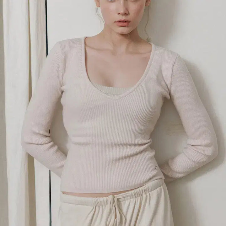 [BUNJANG] Laren Berlin V Knit Sweater / 라렌 Berlin V Knit 수지 니트