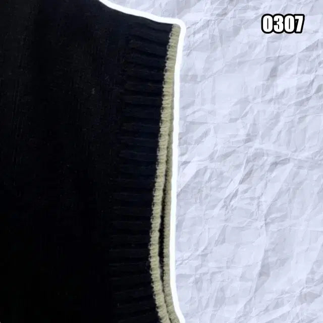 [BUNJANG] Adidas Old School V-Neck Knit Vest Black / M 아디다스 올드스쿨 V넥 니트 조끼 블랙