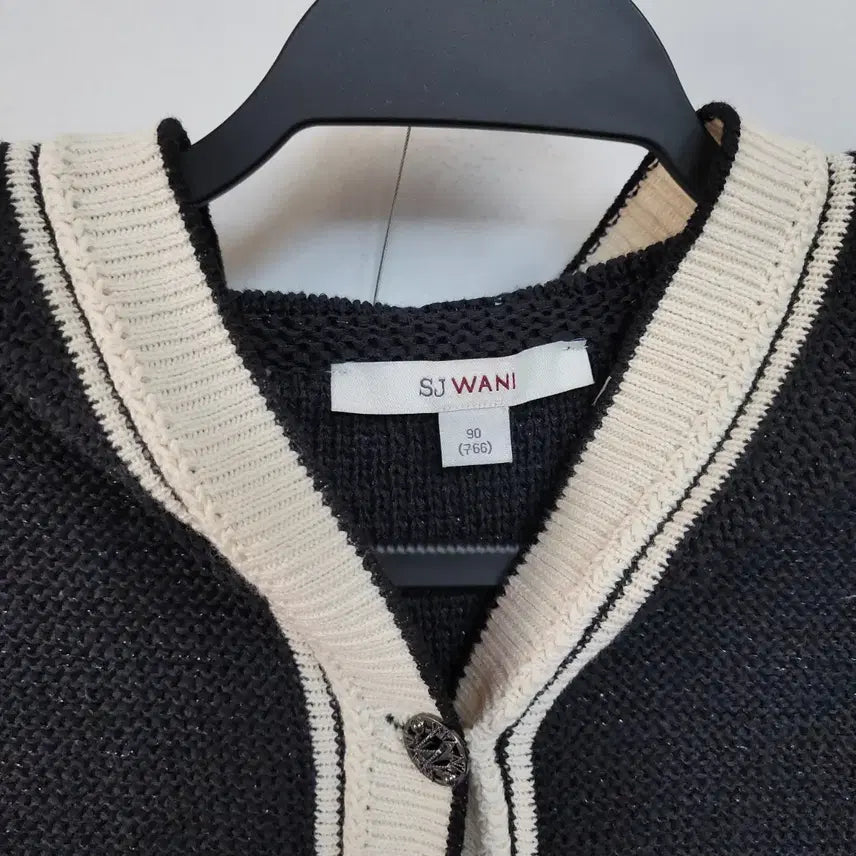 [BUNJANG] SJ Wani Hooded Knit Vest Black / SJ 와니 후드 니트 조끼 블랙