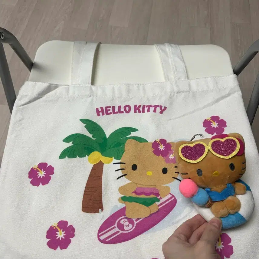 [BUNJANG] Amuse Hello Kitty Tanning Kitty Eco Bag / 헬로키티 어뮤즈 태닝키티 에코백