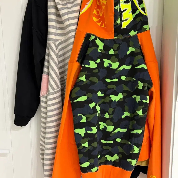 [BUNJANG] BAPE Orange Shark Hoodie L Size / 베이프 오렌지 샤크 후드집업 L사이즈