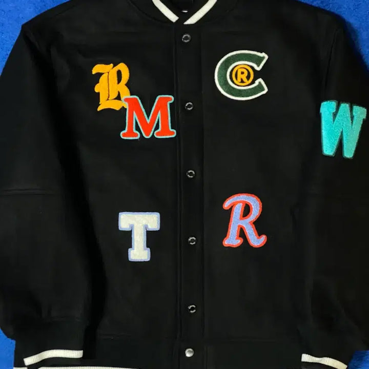 [BUNJANG] RomanticCrown Out Font Wool Varsity Jacket (Black) - M / RomanticCrown 로맨틱크라운 아웃폰트 울 바시티 자켓 M