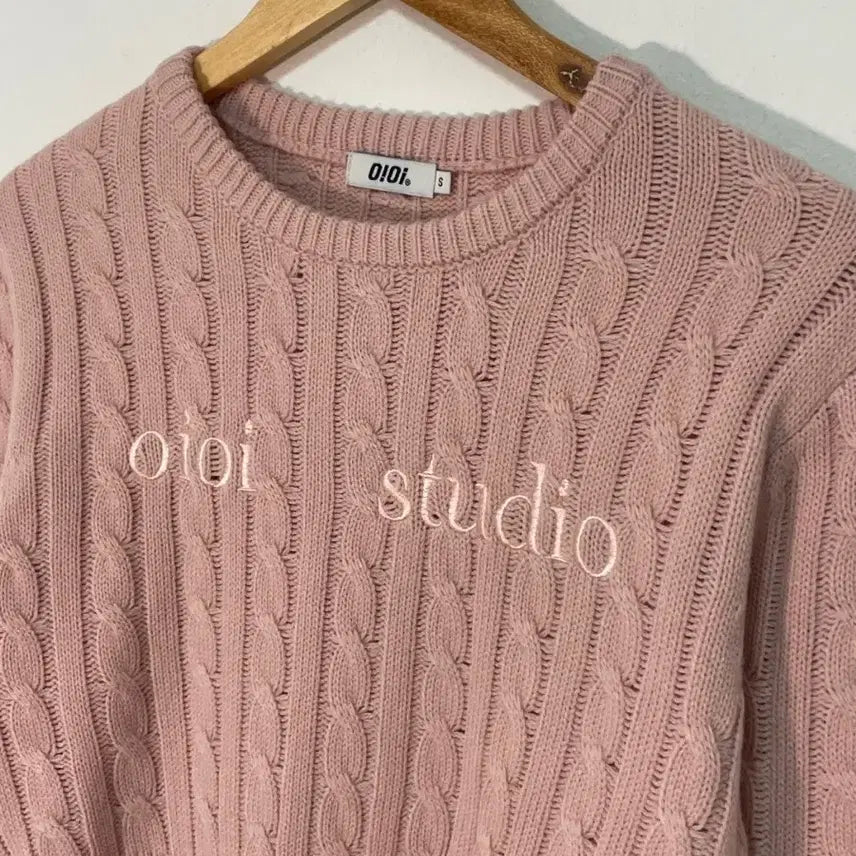 [BUNJANG] OIOI Studio Cable Knit Sweater / OIOI 스튜디오 꽈배기 니트