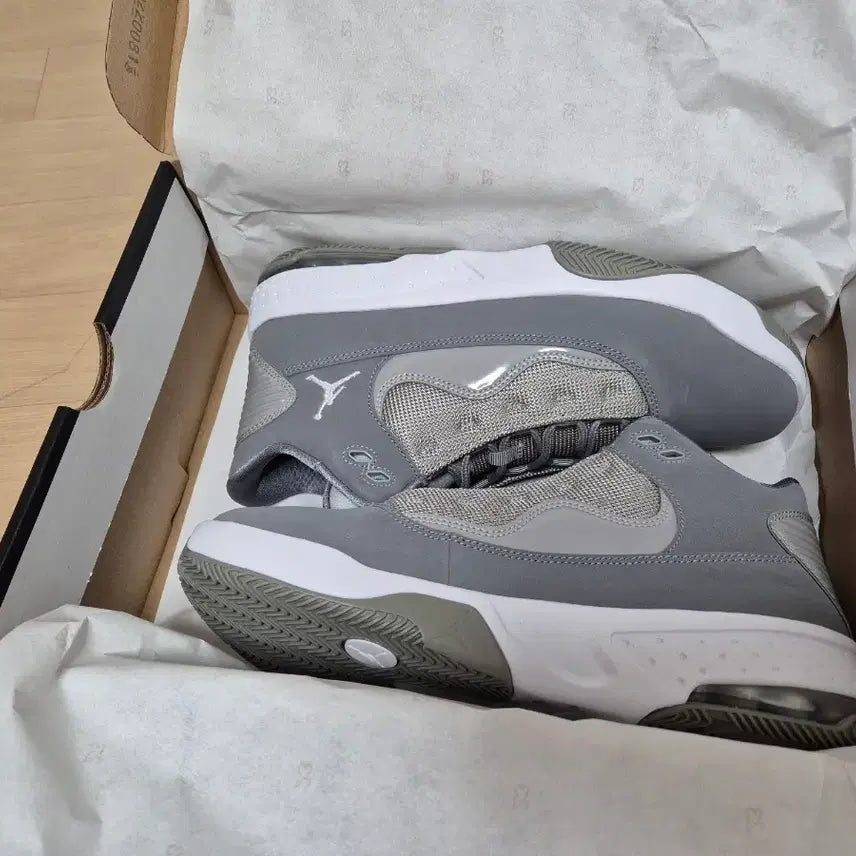 [BUNJANG] Jordan Max Aura 2 Gray Sneakers / 조던 맥스 아우라2 회색 정품 판매 새상품