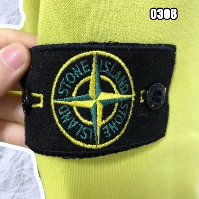 [BUNJANG] Stone Island Crew Neck Sweatshirt / L 스톤아일랜드 와펜 라운드 맨투맨