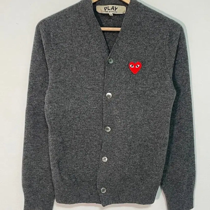 [BUNJANG] Comme des Garcons Charcoal Red Emblem Cardigan / 꼼데가르송 차콜 레드와펜 가디건
