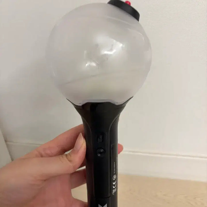 [BUNJANG] BTS (방탄소년단) Army Bomb Ver. 3 Light Stick + Pouch / 방탄소년단 BTS 응원봉 ver.3 아미밤 파우치 판매 비티에스 버전3