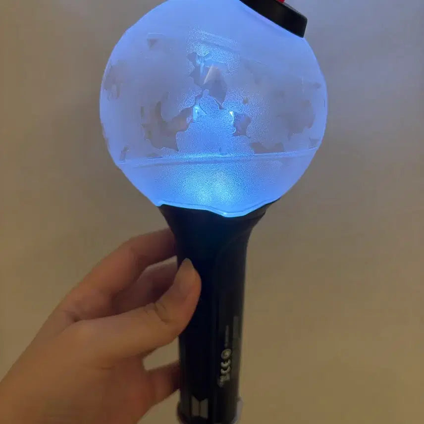 [BUNJANG] BTS (방탄소년단) Army Bomb Ver. 3 Light Stick + Pouch / 방탄소년단 BTS 응원봉 ver.3 아미밤 파우치 판매 비티에스 버전3