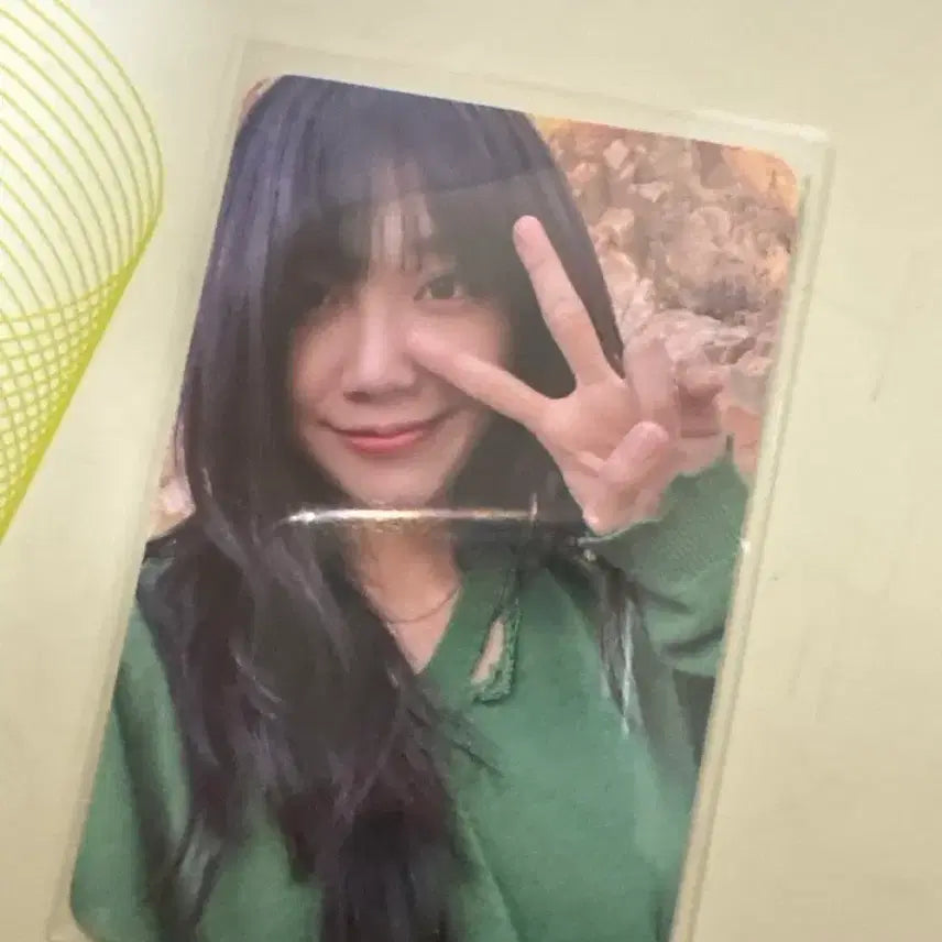 [BUNJANG] Jeong Eunji Log Photocard / 정은지 로그 모자 포카