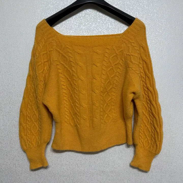 [BUNJANG] Ablly Yellow Square Neck Knit Top / 꽈배기 스퀘어넥 니트 옐로우 퍼프 긴팔 에이블리 봄니트