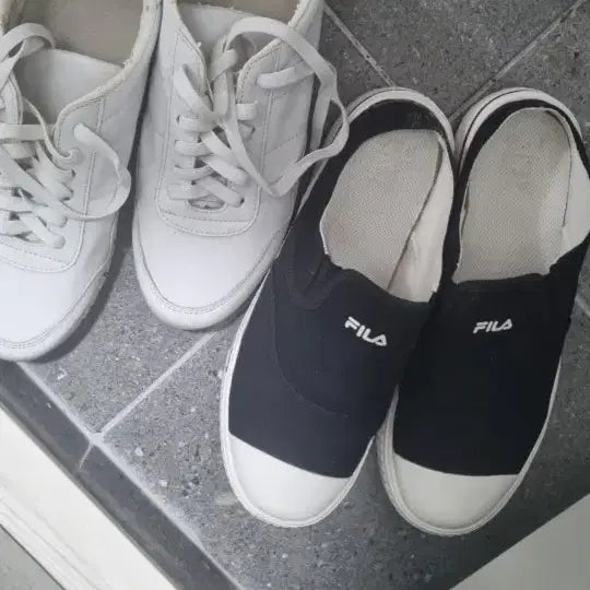 [BUNJANG] Fila Slip-on Sneakers Set / 휠라 슬립온 블랙 / 흰색 단화 세트
