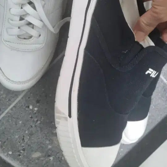 [BUNJANG] Fila Slip-on Sneakers Set / 휠라 슬립온 블랙 / 흰색 단화 세트