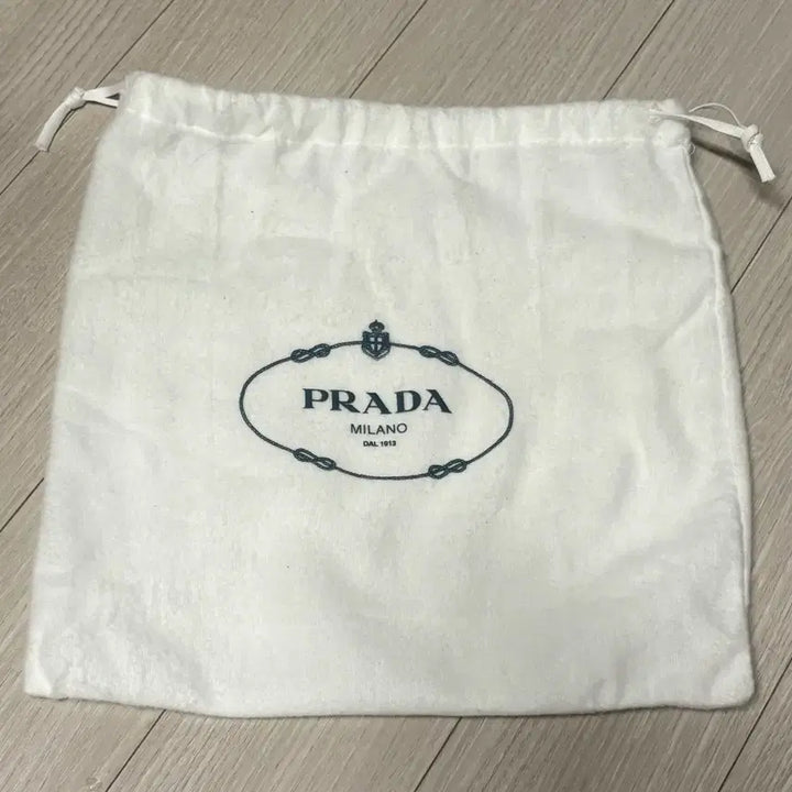 [BUNJANG] Prada Hobo Bag White / 프라다 호보백 화이트