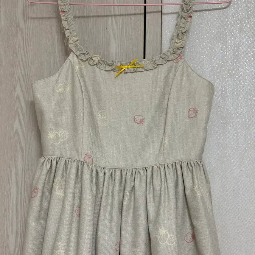 [BUNJANG] Emily Temple Cute Easter Bunny Strawberry Jumper Dress / Emily temple cute 이스터 버니 딸기 원피스 로리타