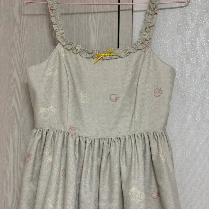 [BUNJANG] Emily Temple Cute Easter Bunny Strawberry Jumper Dress / Emily temple cute 이스터 버니 딸기 원피스 로리타