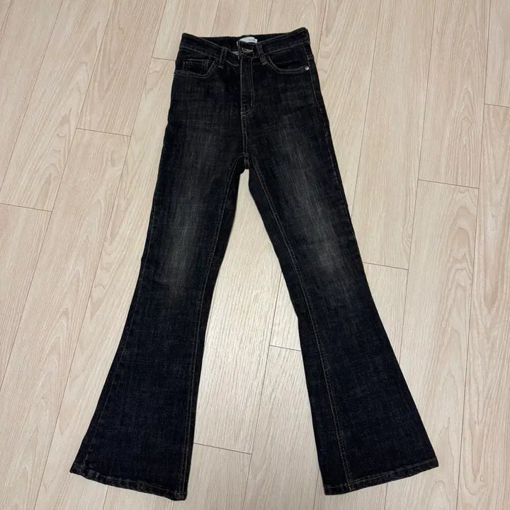 [BUNJANG] Hawa Black Denim Bootcut Jeans / Hawa 하와 데님 흑청 부츠컷