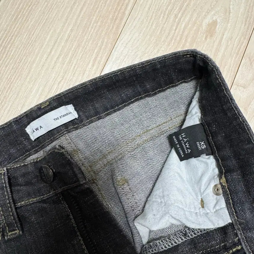 [BUNJANG] Hawa Black Denim Bootcut Jeans / Hawa 하와 데님 흑청 부츠컷