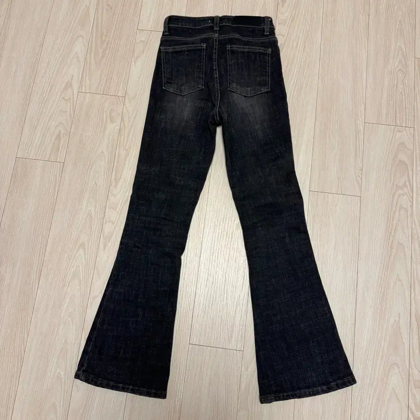 [BUNJANG] Hawa Black Denim Bootcut Jeans / Hawa 하와 데님 흑청 부츠컷