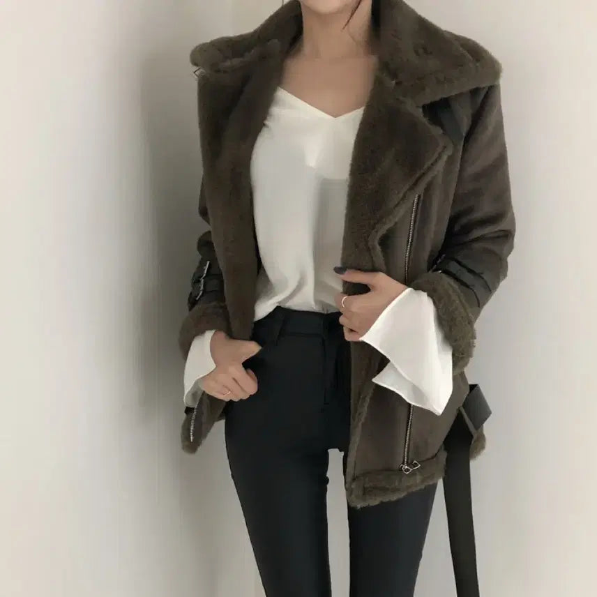 [BUNJANG] Buckle Detail Faux Shearling Jacket / 버클 무스탕