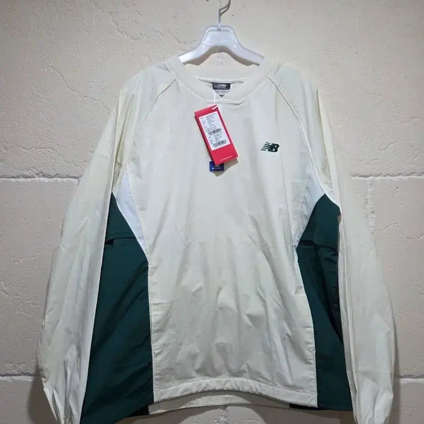 [BUNJANG] New Balance Nylon Sweatshirt Large / 뉴발란스 나일론 맨투맨 라지 새상품