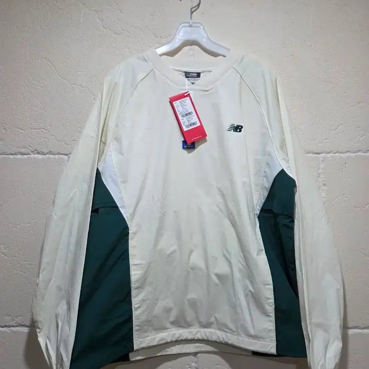 [BUNJANG] New Balance Nylon Sweatshirt Large / 뉴발란스 나일론 맨투맨 라지 새상품