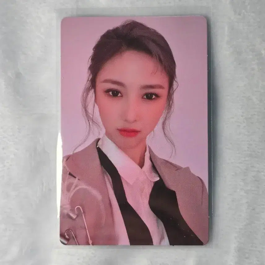 [BUNJANG] Dreamcatcher Yoohyeon Odd Eye Limited Edition Photocard / 드림캐쳐 유현 오드아이 한정판 앨범 포토카드