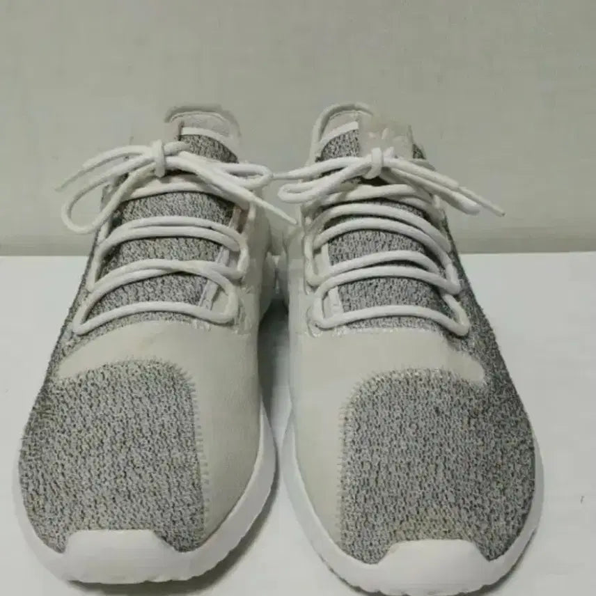[BUNJANG] Adidas Tubular Shadow Sneakers (270mm) / 아디다스 튜블라 쉐도우 운동화 (270mm)