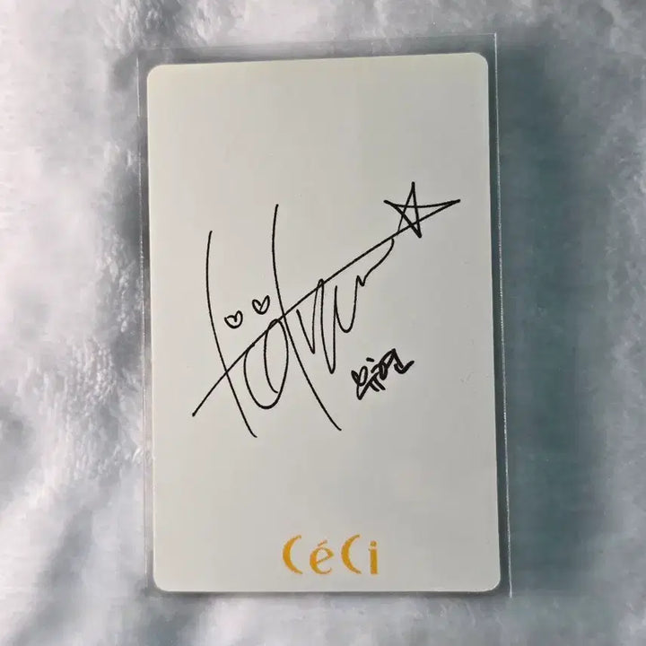 [BUNJANG] Dreamcatcher Yoohyeon Ceci Magazine Photocard / 드림캐쳐 유현 ceci 잡지 포토카드