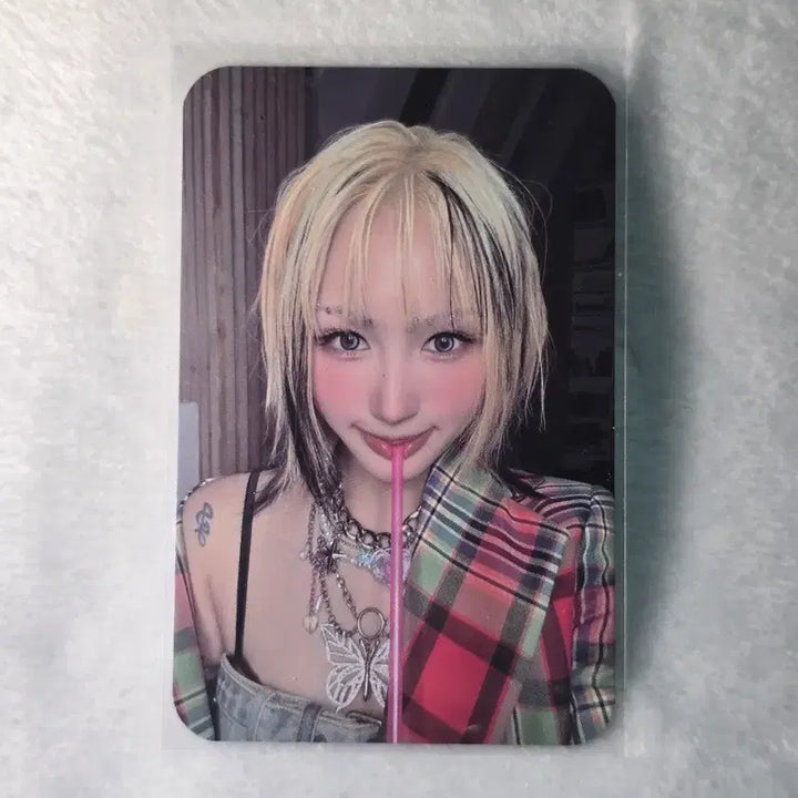 [BUNJANG] Dreamcatcher Siyeon Real World POB Photocard / 드림캐쳐 시연 리얼월드 특전 포토카드