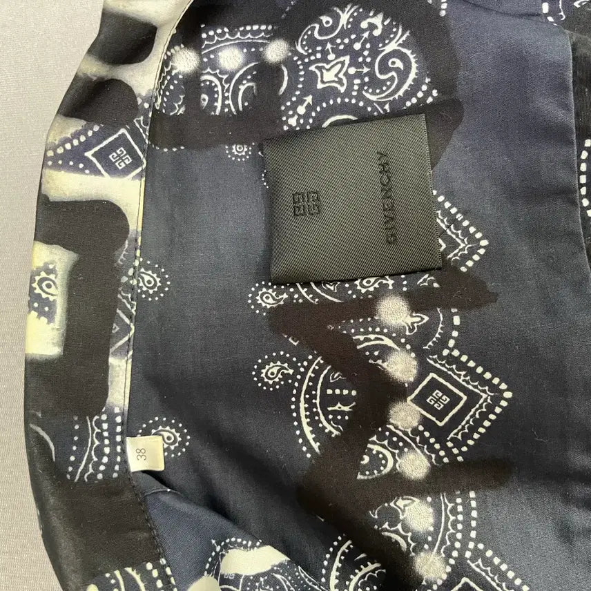 [BUNJANG] Givenchy Chito Paisley Shirt / 지방시 치토 패이즐리 셔츠
