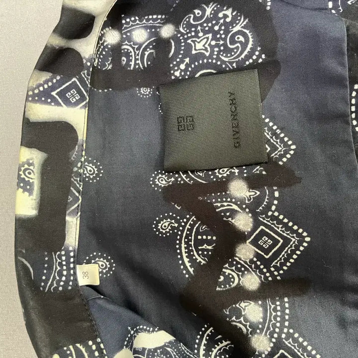 [BUNJANG] Givenchy Chito Paisley Shirt / 지방시 치토 패이즐리 셔츠