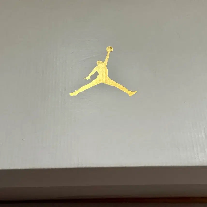 [BUNJANG] Nike Air Jordan 1 Beige Sneakers / 새상품 나이키 조던 에어 1 스우시 스니커즈
