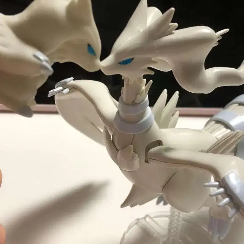 [BUNJANG] Pokemon Reshiram Figure Bundle Set / 포켓몬 레시라무 피규어 손가락인형 프라모델