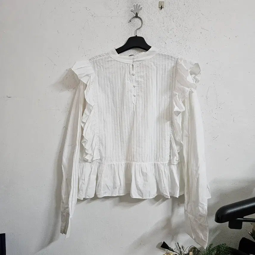 [SOLD OUT] 화이트 프릴 블라우스66
