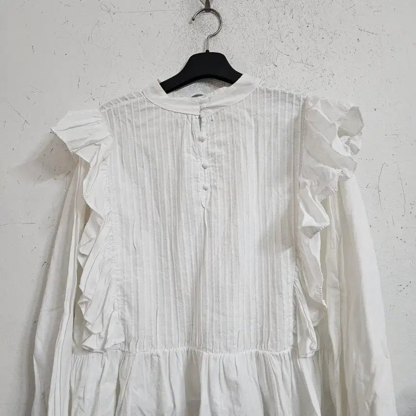 [SOLD OUT] 화이트 프릴 블라우스66