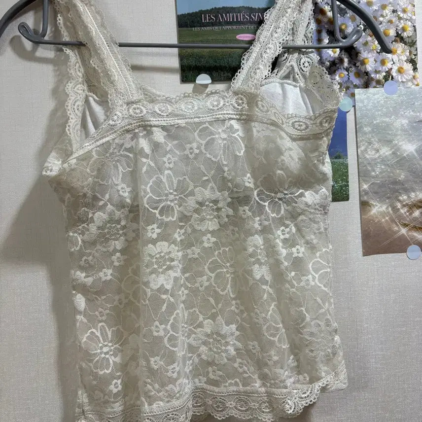 [BUNJANG] White Lace Built-in Bra Tank Top / 화이트 레이스 캡내장 나시
