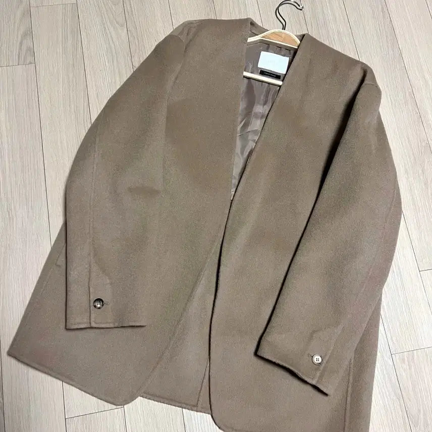 [BUNJANG] Idee Wool 90% No-Collar Half Coat Beige Handmade Jacket / 제평 이데 idee 울90% 노카라 하프코트 베이지핸드메이드오픈숏반울자켓
