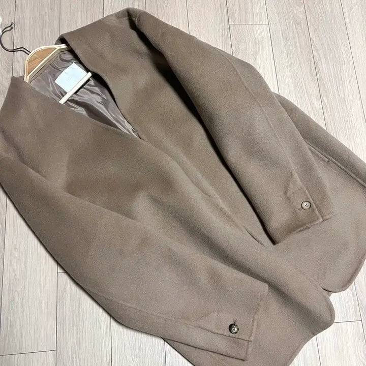 [BUNJANG] Idee Wool 90% No-Collar Half Coat Beige Handmade Jacket / 제평 이데 idee 울90% 노카라 하프코트 베이지핸드메이드오픈숏반울자켓
