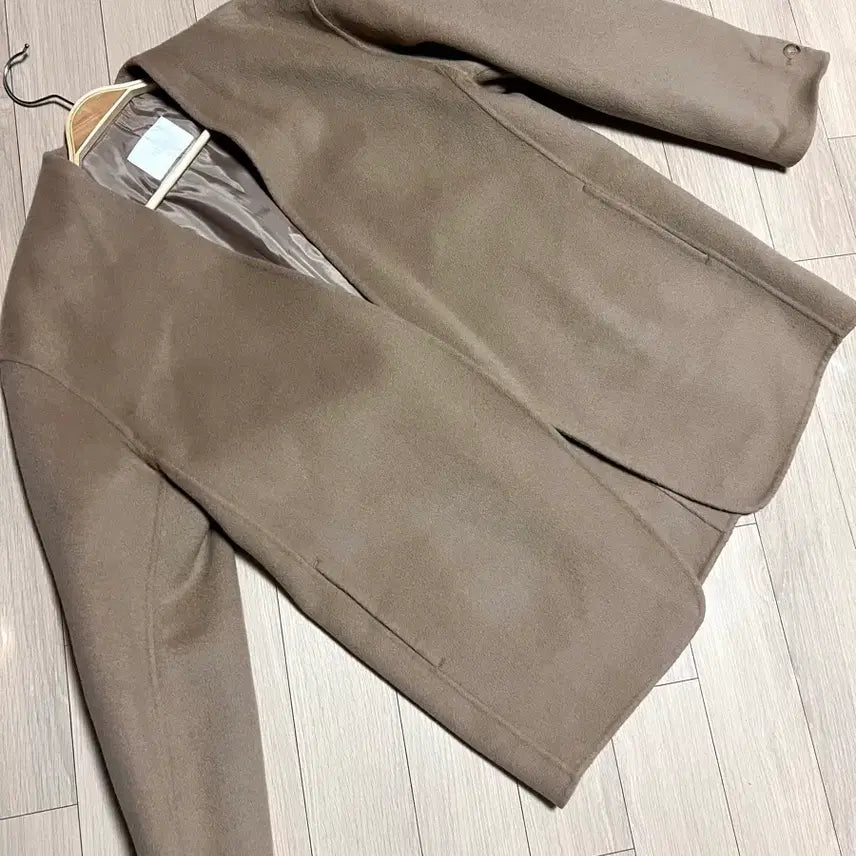 [BUNJANG] Idee Wool 90% No-Collar Half Coat Beige Handmade Jacket / 제평 이데 idee 울90% 노카라 하프코트 베이지핸드메이드오픈숏반울자켓
