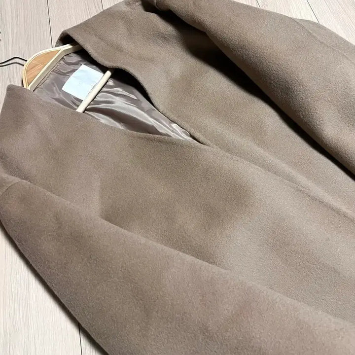 [BUNJANG] Idee Wool 90% No-Collar Half Coat Beige Handmade Jacket / 제평 이데 idee 울90% 노카라 하프코트 베이지핸드메이드오픈숏반울자켓