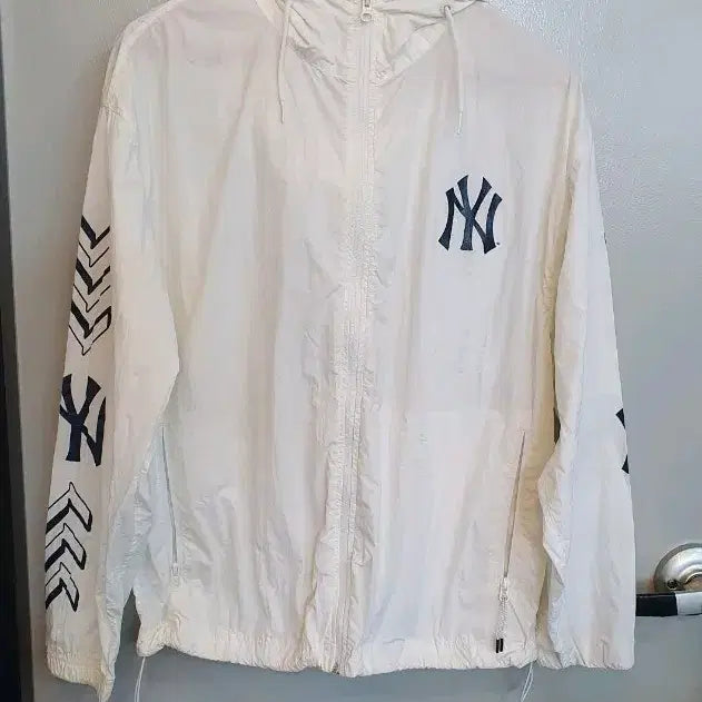 [SOLD OUT] 뉴욕양키스 (mlb) 얇은 바람막이 후드점퍼 95