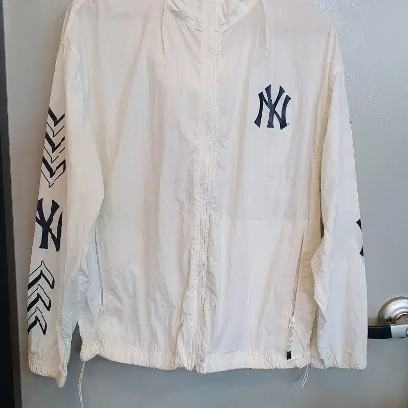 [SOLD OUT] 뉴욕양키스 (mlb) 얇은 바람막이 후드점퍼 95