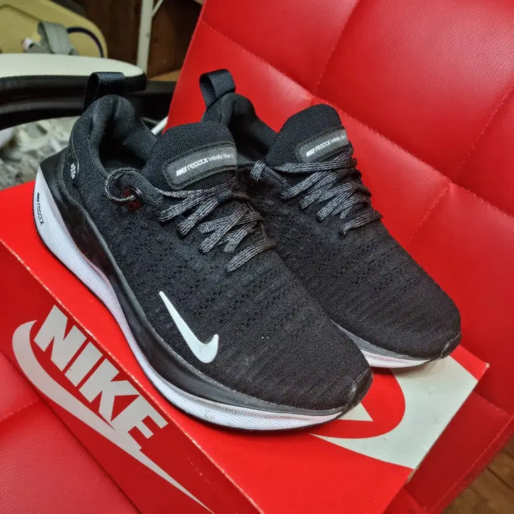 [BUNJANG] Nike Running Shoes Black (240) / 나이키 런닝화 (240)