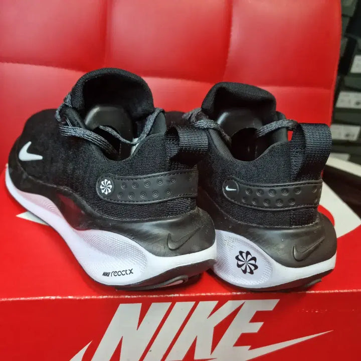 [BUNJANG] Nike Running Shoes Black (240) / 나이키 런닝화 (240)