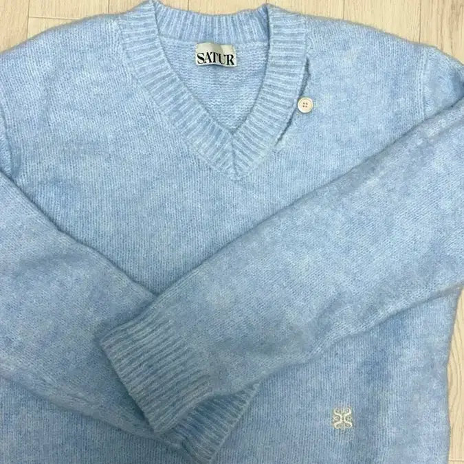 [BUNJANG] Setter Mohair V-Neck Knit Sky Blue / 세터 모헤어 브이넥 니트 스카이 블루